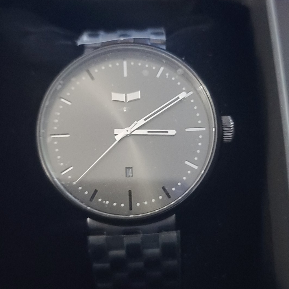 NIB - Vestal Roosevelt Stainless 42 Case